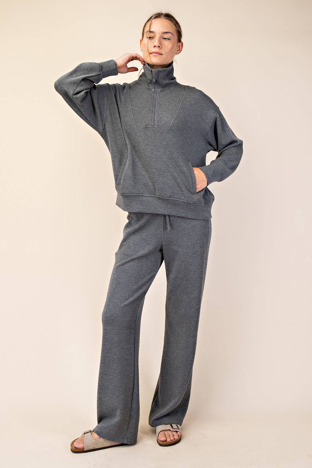 Rae Mode - Vendita all'ingrosso Felpa - Donna - PULLOVER CON COLLO A IMBUTO E ZIP A QUARTO IN MODAL SCUBA42