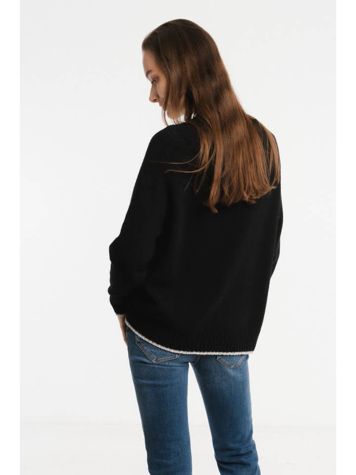 JULIA PARIS - Wholesale Knit Sweater - Women's - V-neck sweater in a wool and cashmere blend4