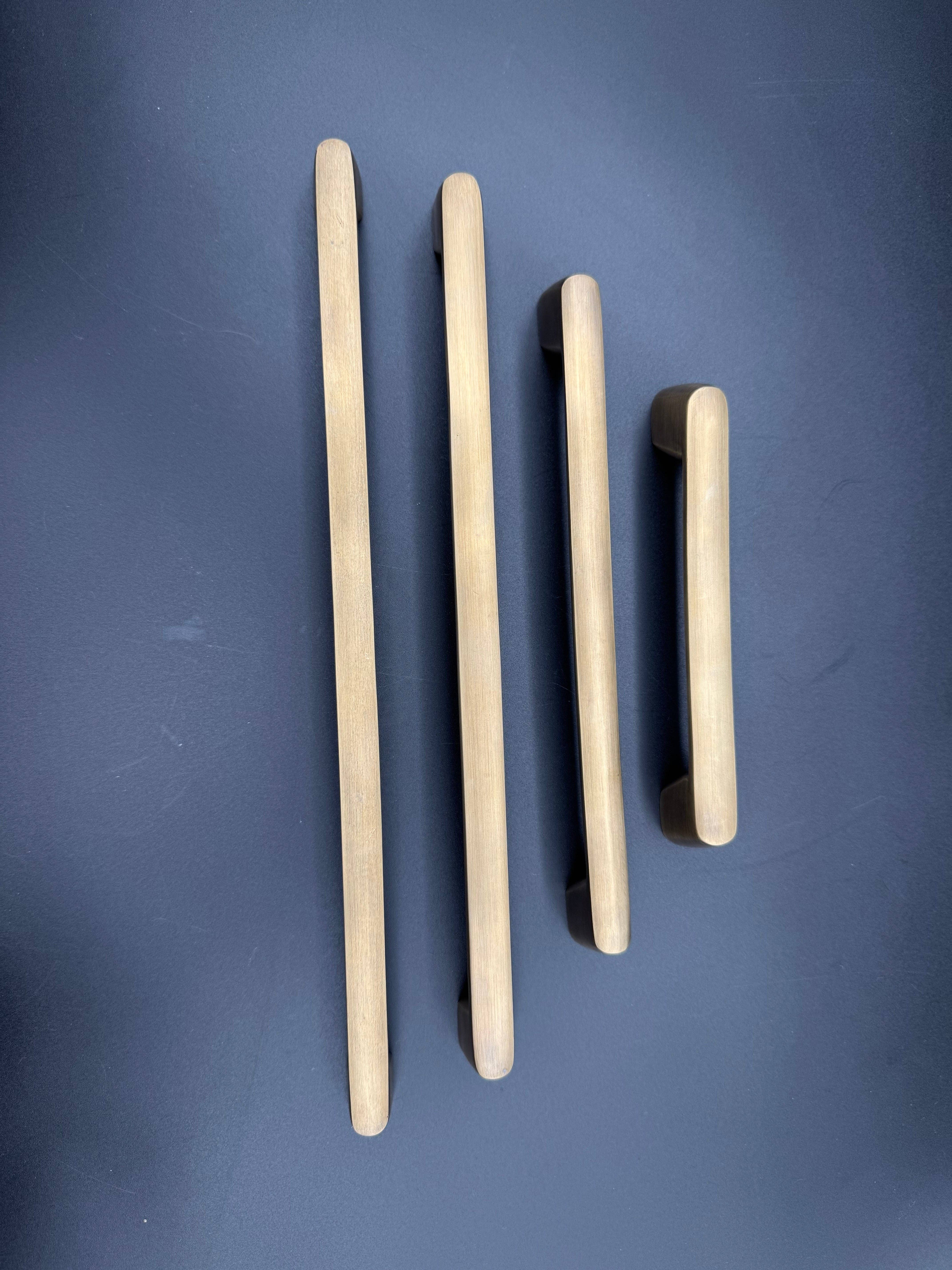 Bronze Betty - Wholesale Knob/pull - Brass Pull, Set #4, 27cm6