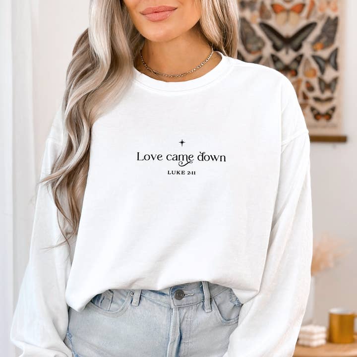Scripted Pearl - Wholesale Sweatshirt - Women's - Love Came Down Embroidered Comfort Colors Christmas Crewneck5