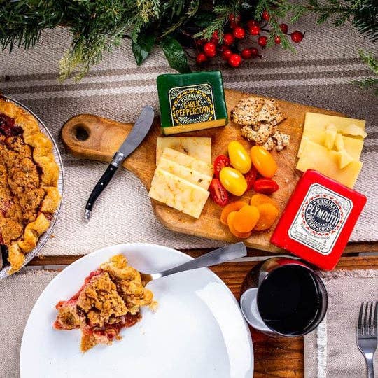 Plymouth Cheese - Wholesale Cheese - Garlic Peppercorn Cheddar2