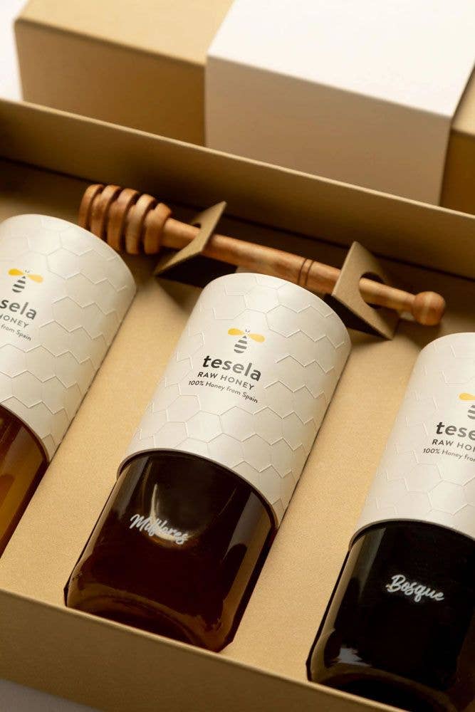 TESELA NATURA, S.L. - Vendita all'ingrosso Miele - Confezione Regalo Premium TESELA con Miele Crudo - 3 vasetti da 320 g2