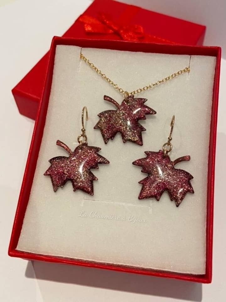 Ornamento de folha de ácer vermelho recheado a ouro por atacado de La Chaumière à Bijoux