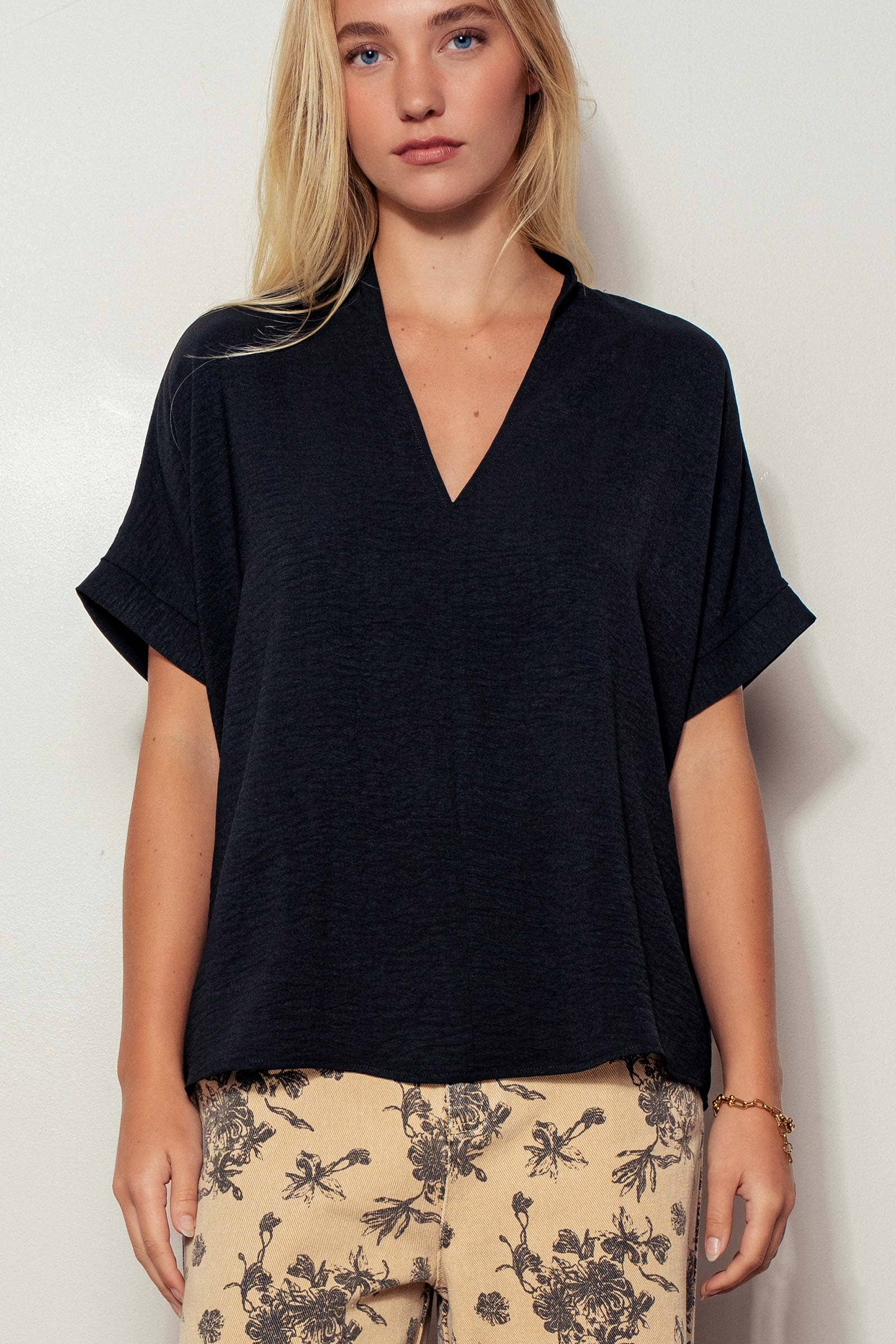 Urban Daizy - Vente T-shirt – femme - Haut à col en V Breezy Airflow-SS21