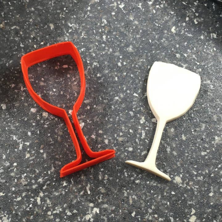 Vinglas Cookie Cutter for engroshandel hos CookieCutterSupply