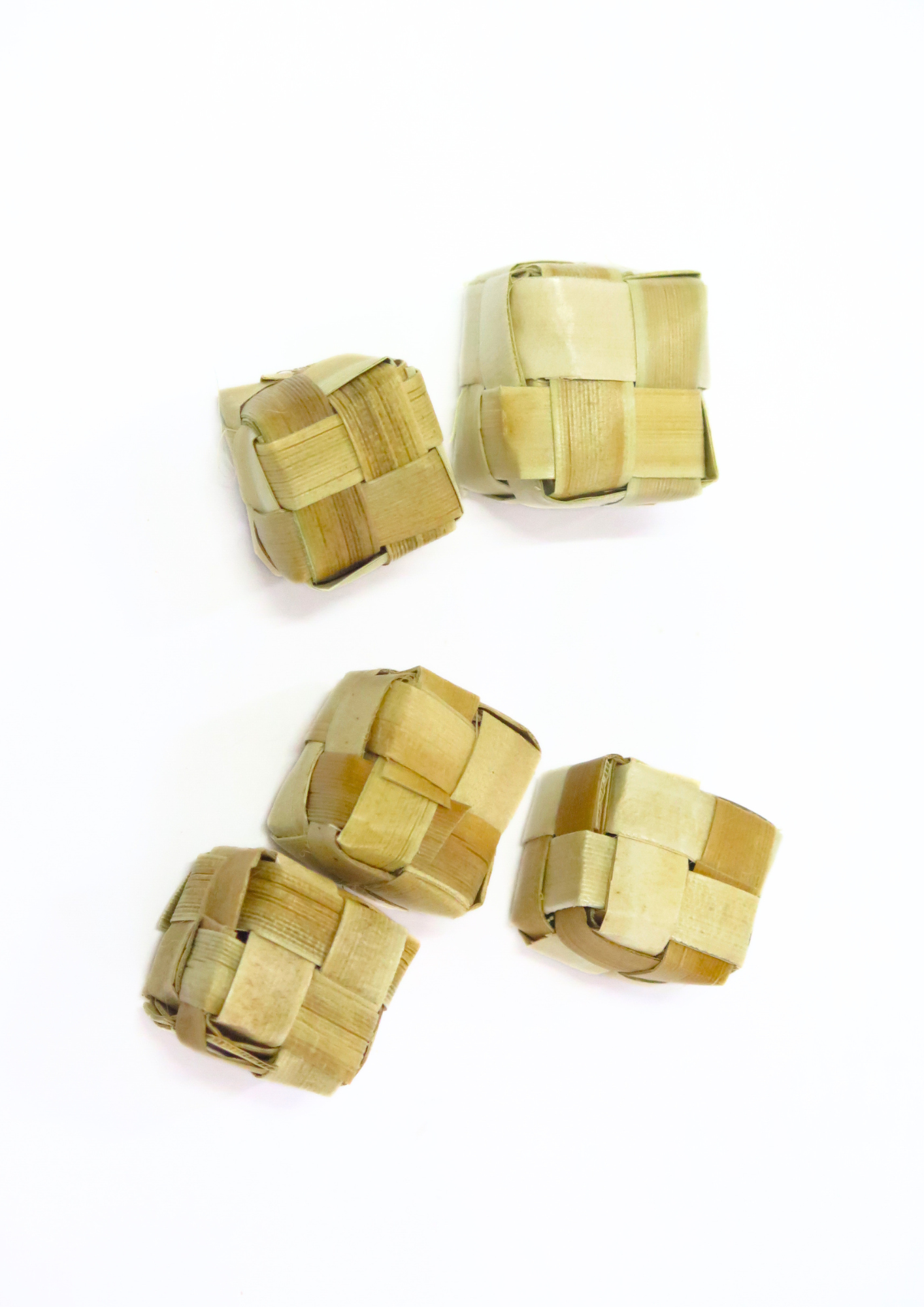 No Furries Delights – wholesale Pet toy – Not cat/dog – BULK 1x1" Palm Cubes5