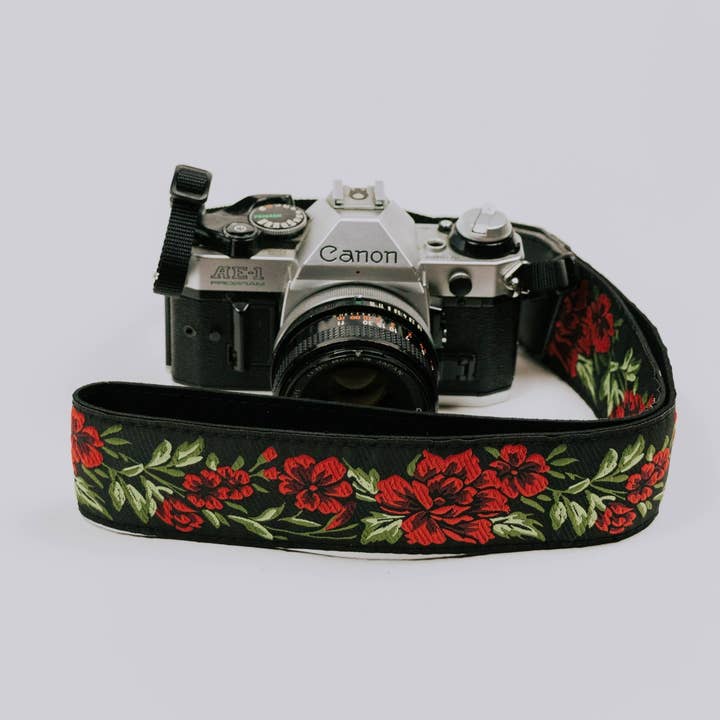 Gradzo - Wholesale Camera Strap - Red Roses Woven Camera Strap4