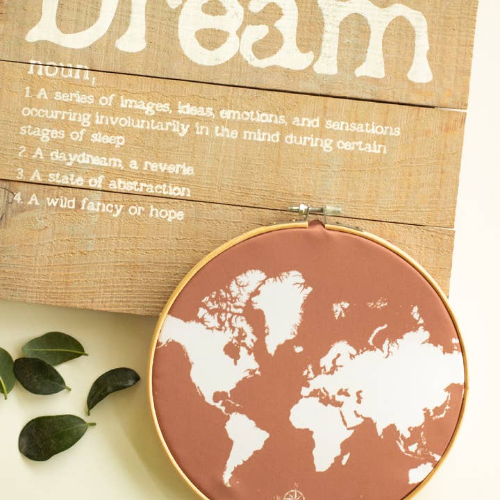 Deco round world map for wholesale by Mappershop