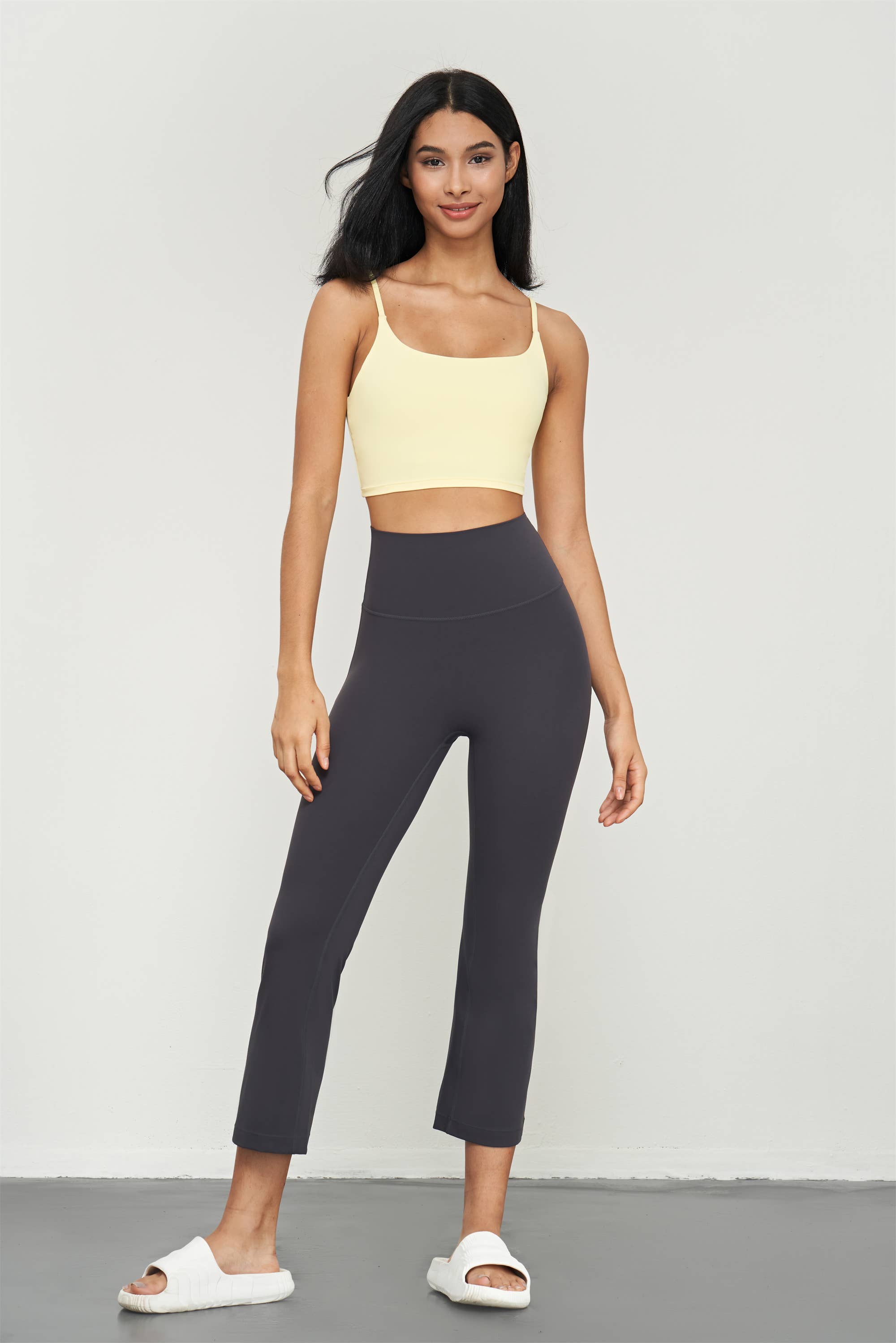 91thelabel - Vente Pantalon de sport – femme - Pantalon de yoga Zinnia Lycra® avec évasement à la cheville8