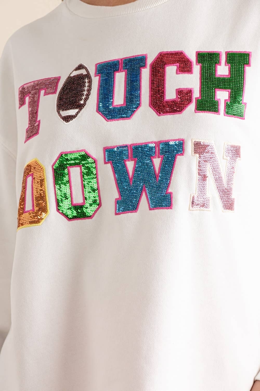 Blue B – Engroshandel Grafisk Sweatshirt - Dame – 32551T - Game Day Patchwork Pullover Sweatshirt4