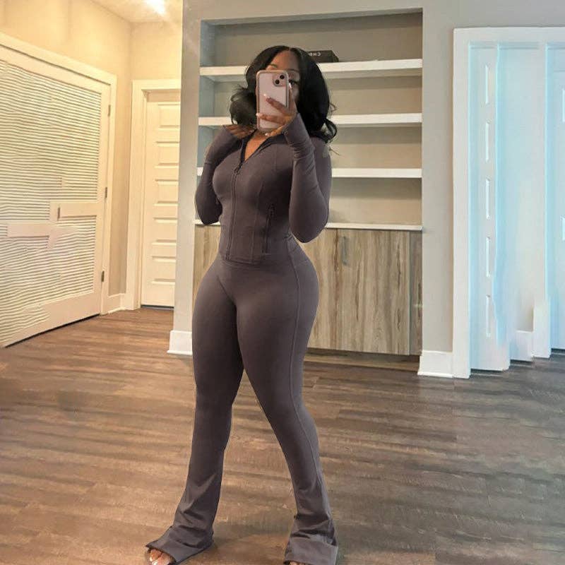 MB Fashion Wholesale - Vente Ensemble de vêtements d'intérieur – femme - ENSEMBLE DEUX PIÈCES À MANCHES LONGUES AVEC FERMETURE ÉCLAIR ET JAMBES ÉVASÉES HR240576