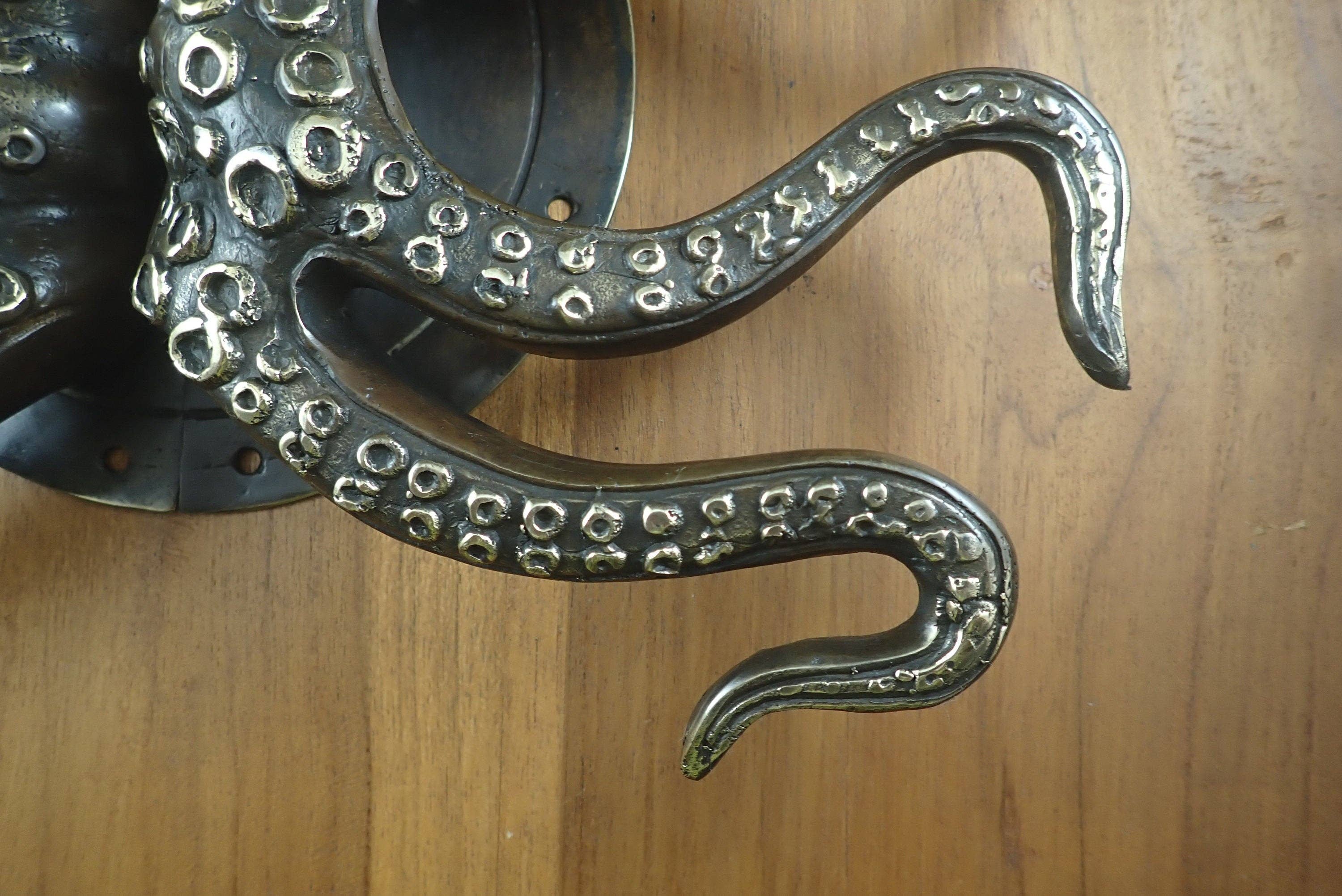 Ubud Glass – wholesale Knob/pull – Brass Octopus Door Handle – Solid Brass Entry Door Pull (Left or Right)5
