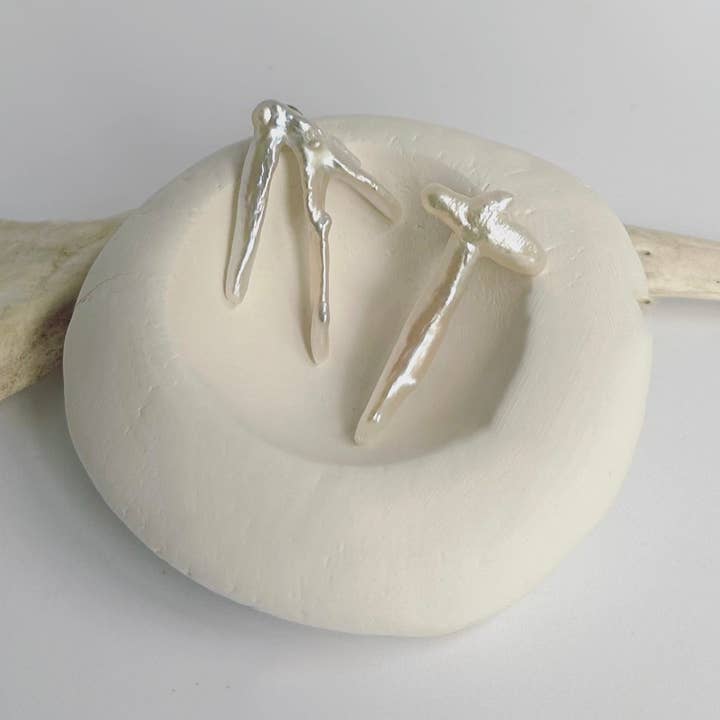 CLOUS MADONNA KESHI pour la vente par PIECES + PARDONS