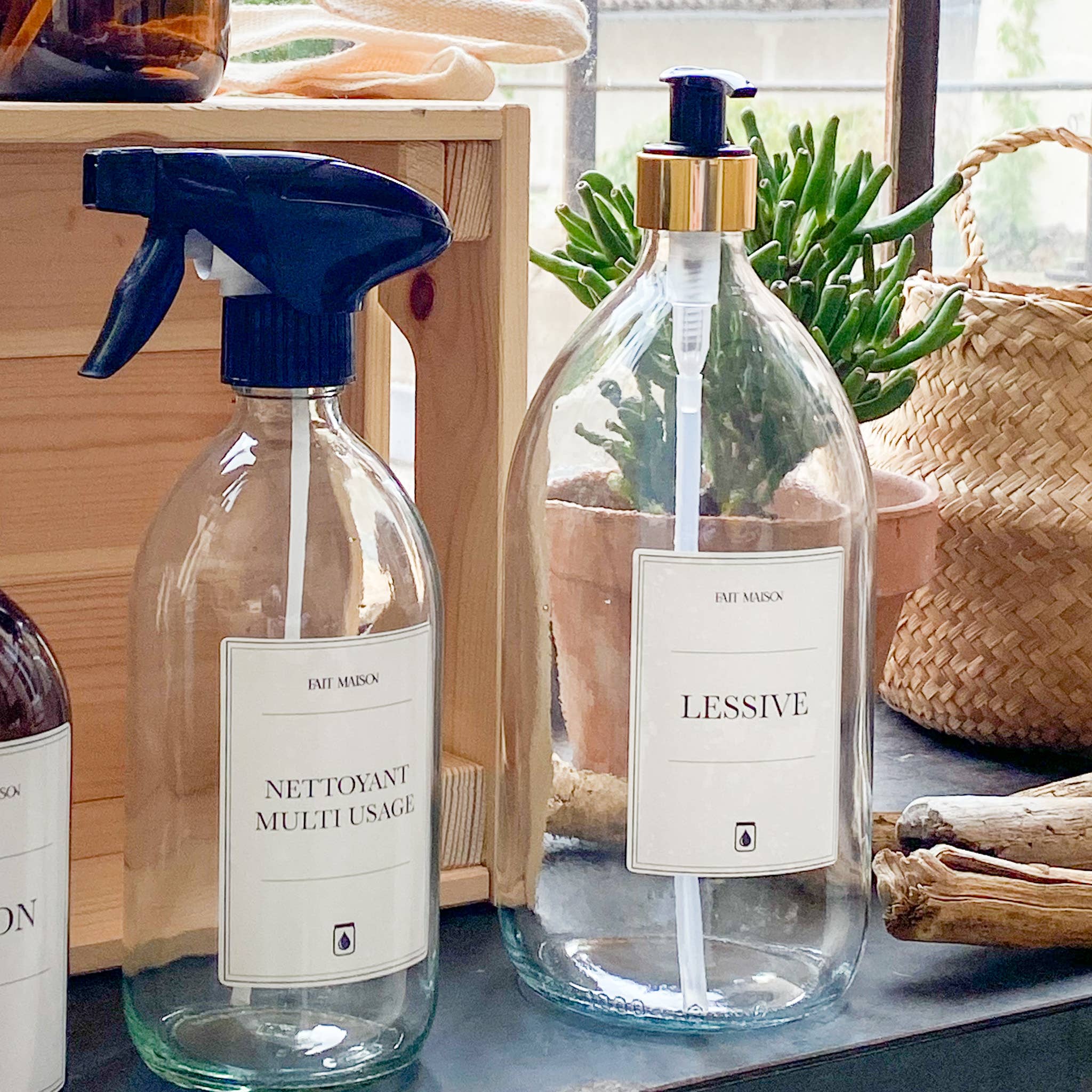 Little Pots - Wholesale Spray Bottle - Refillable black trigger spray bottle in white glass8