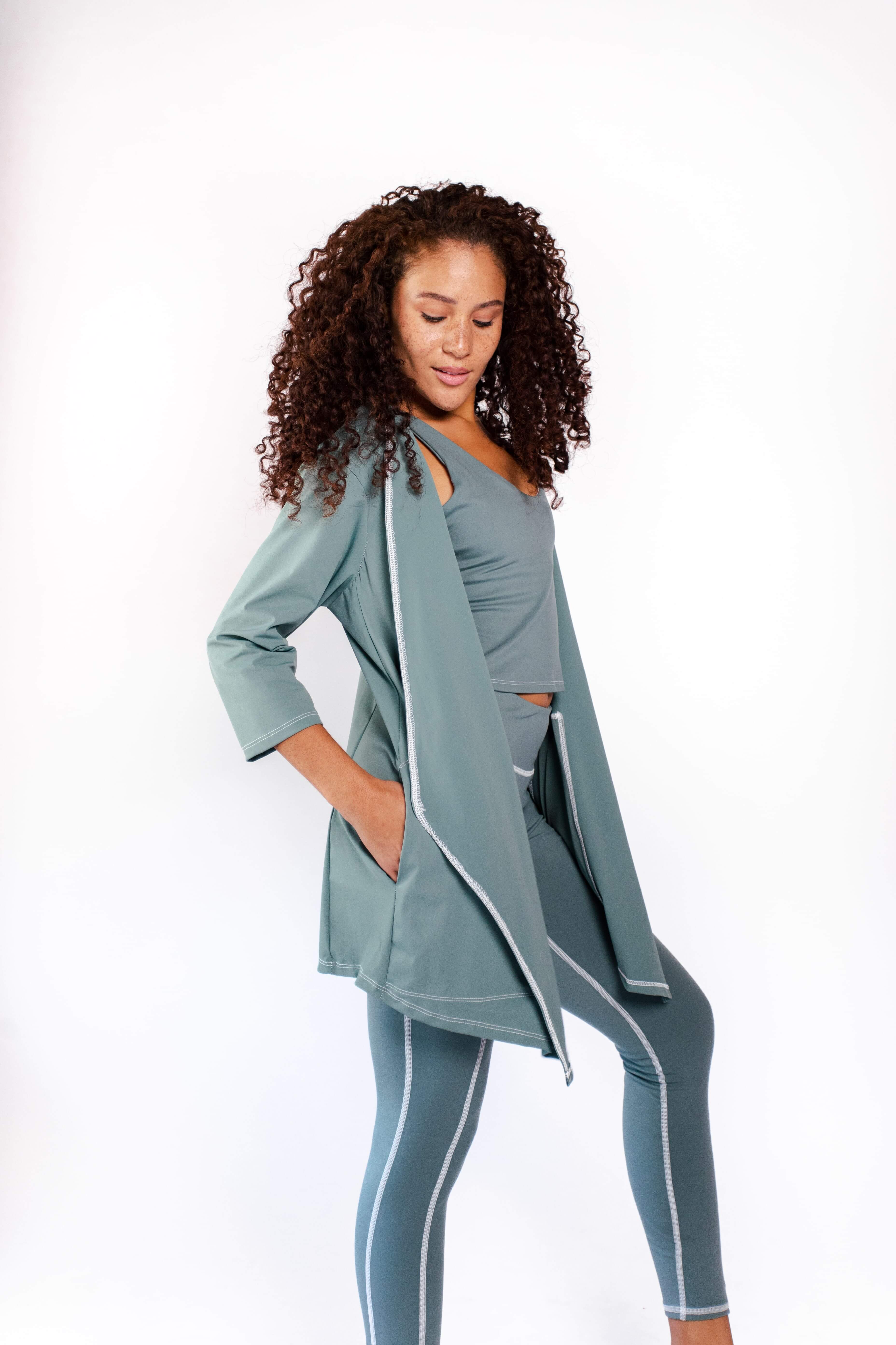 Yoga Democracy - Venta al por mayor Chaqueta - Mujer - Chaqueta Roam Free en verde salvia1