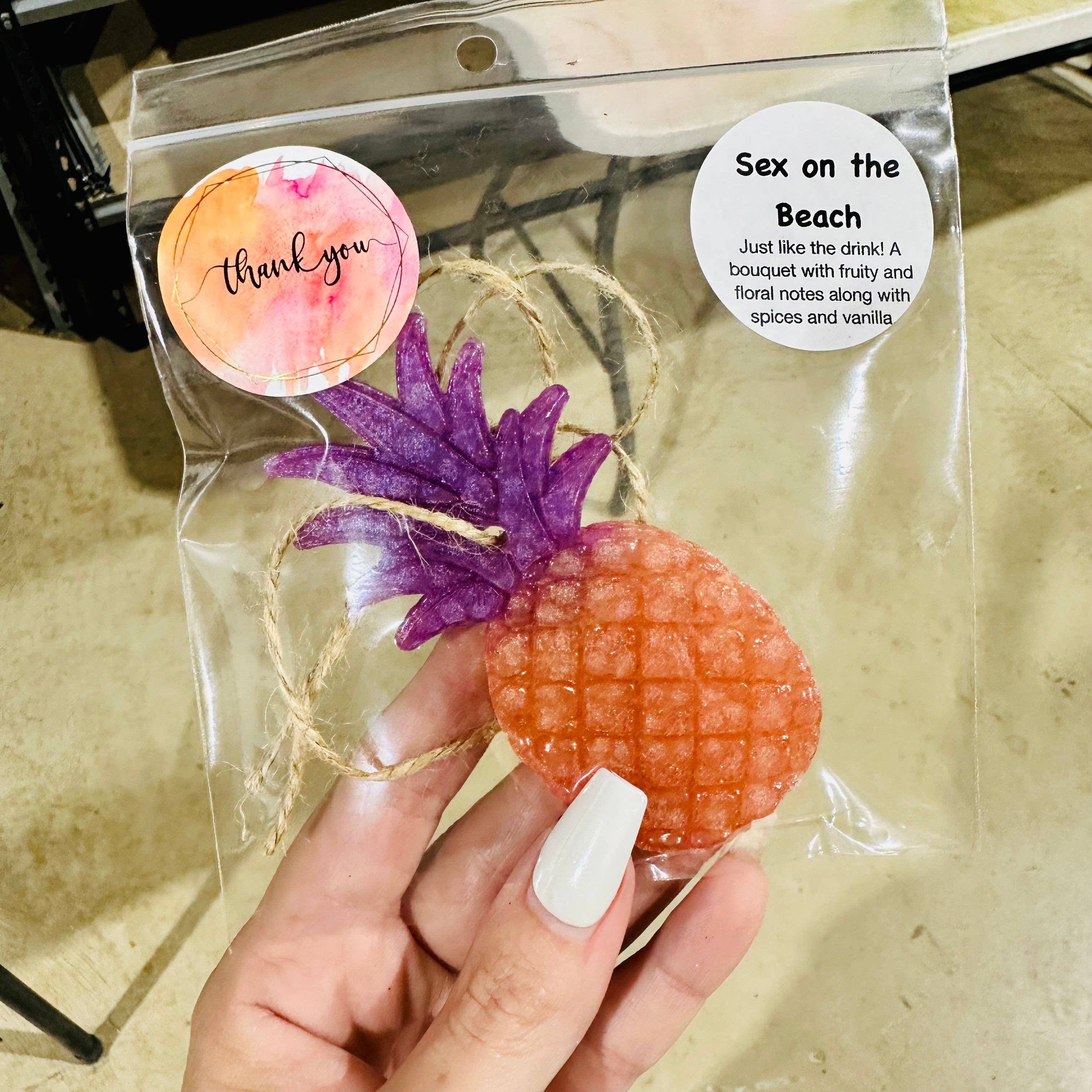 Southern Creek Wholesale – wholesale Luftrenare för bil – Dam – Mini Pineapple Car Freshie1