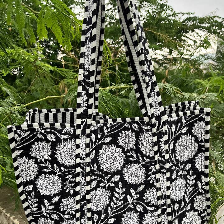 Black Cotton Women Floral Printed Bags Quilted Shopping Bags and other Purchase Wholesale korb tasche. Free Returns & Net 60 Terms on Faire trending on Faire.