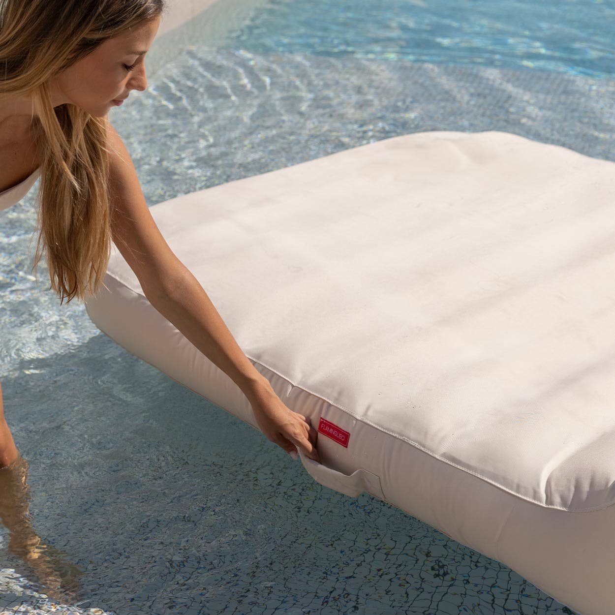 Flamingueo - Vente Jeu gonflable - Matelas flottant beige large pour deux personnes7