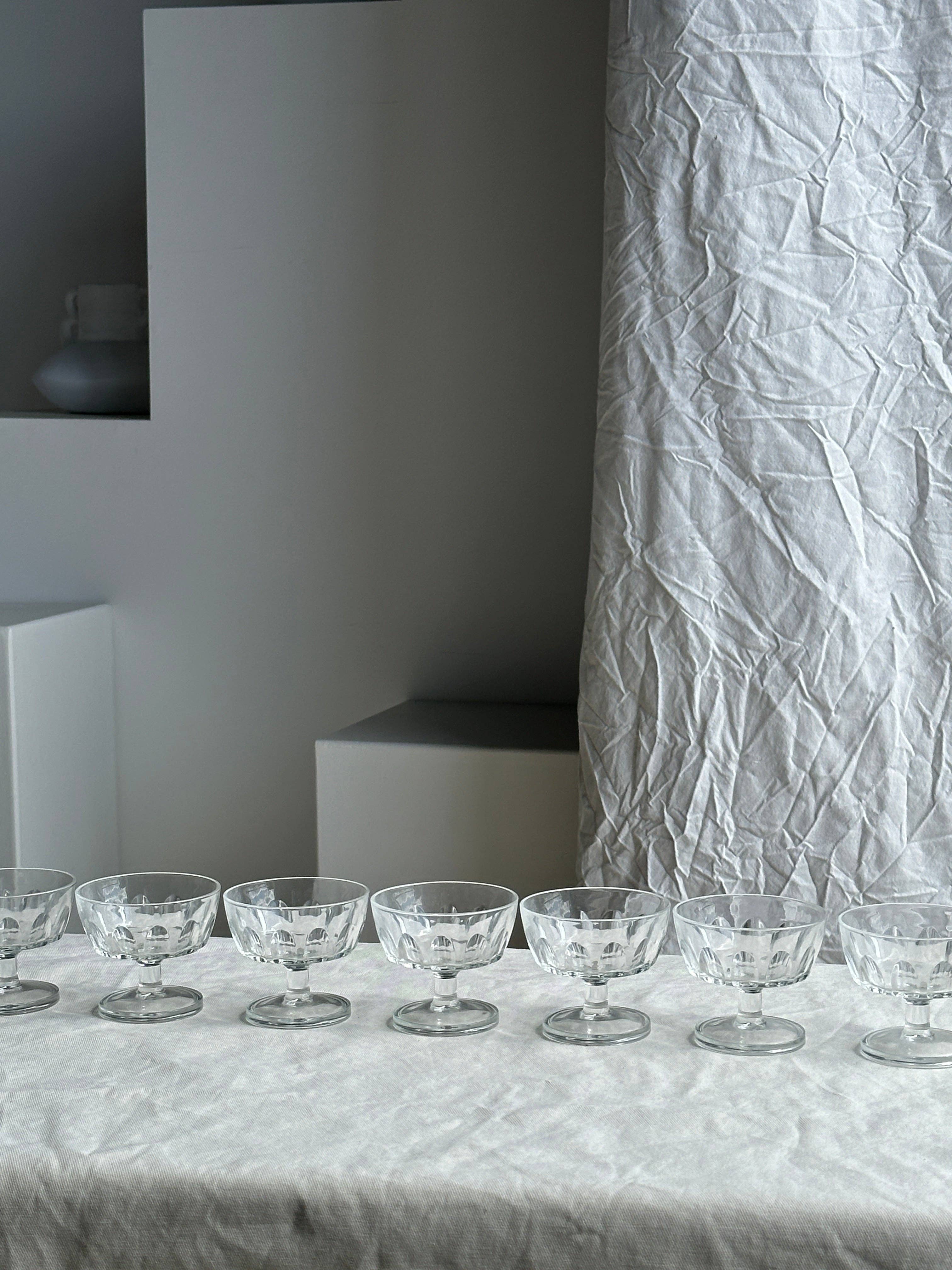 Office Objets - Venta al por mayor Copas de cóctel/licor - 11 copas con tallo Arcoroc de Francia12