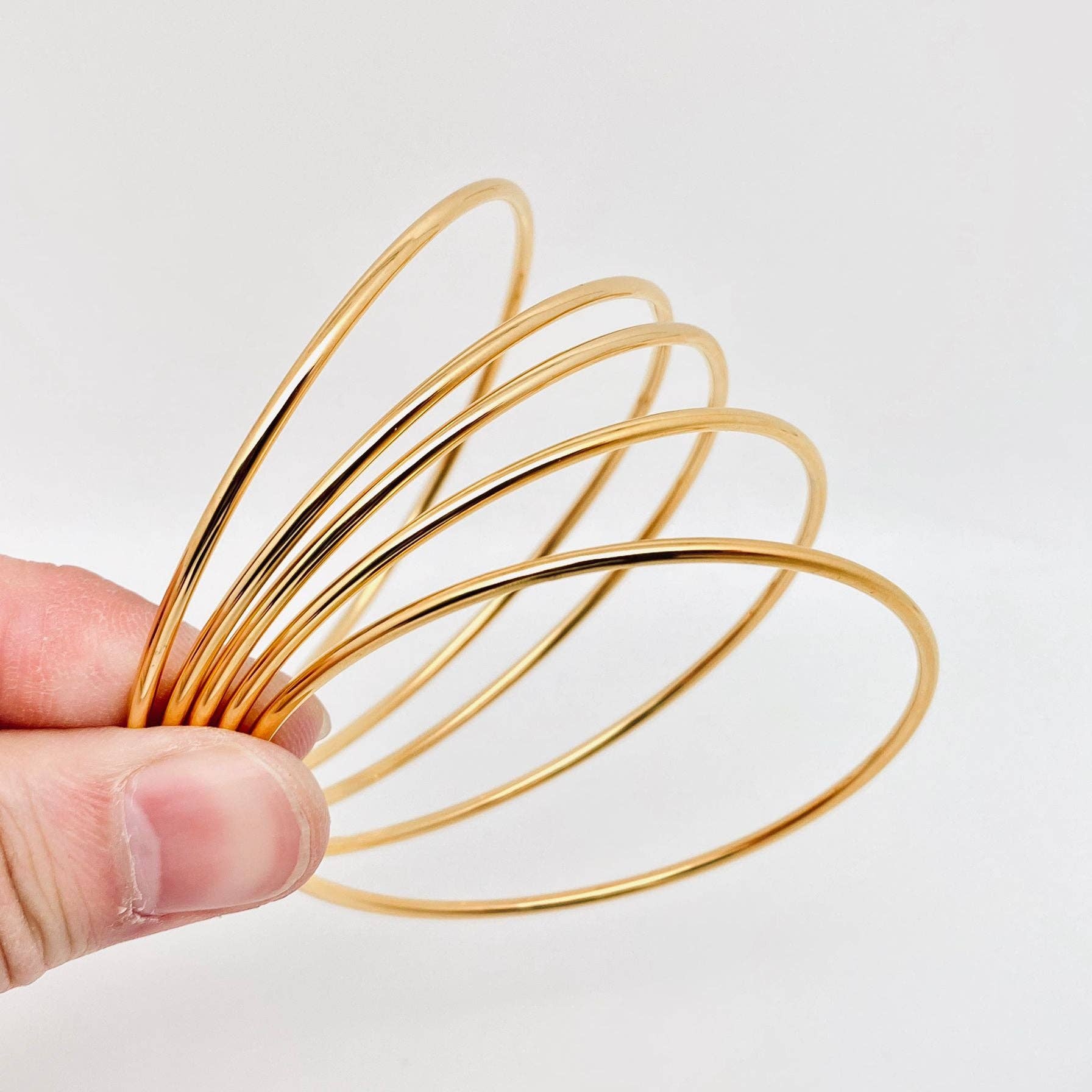 Mio Queena - Wholesale Cuff Bracelet - 3MM Smooth 18K Gold-plated Stainless Steel Bangle - FGS2