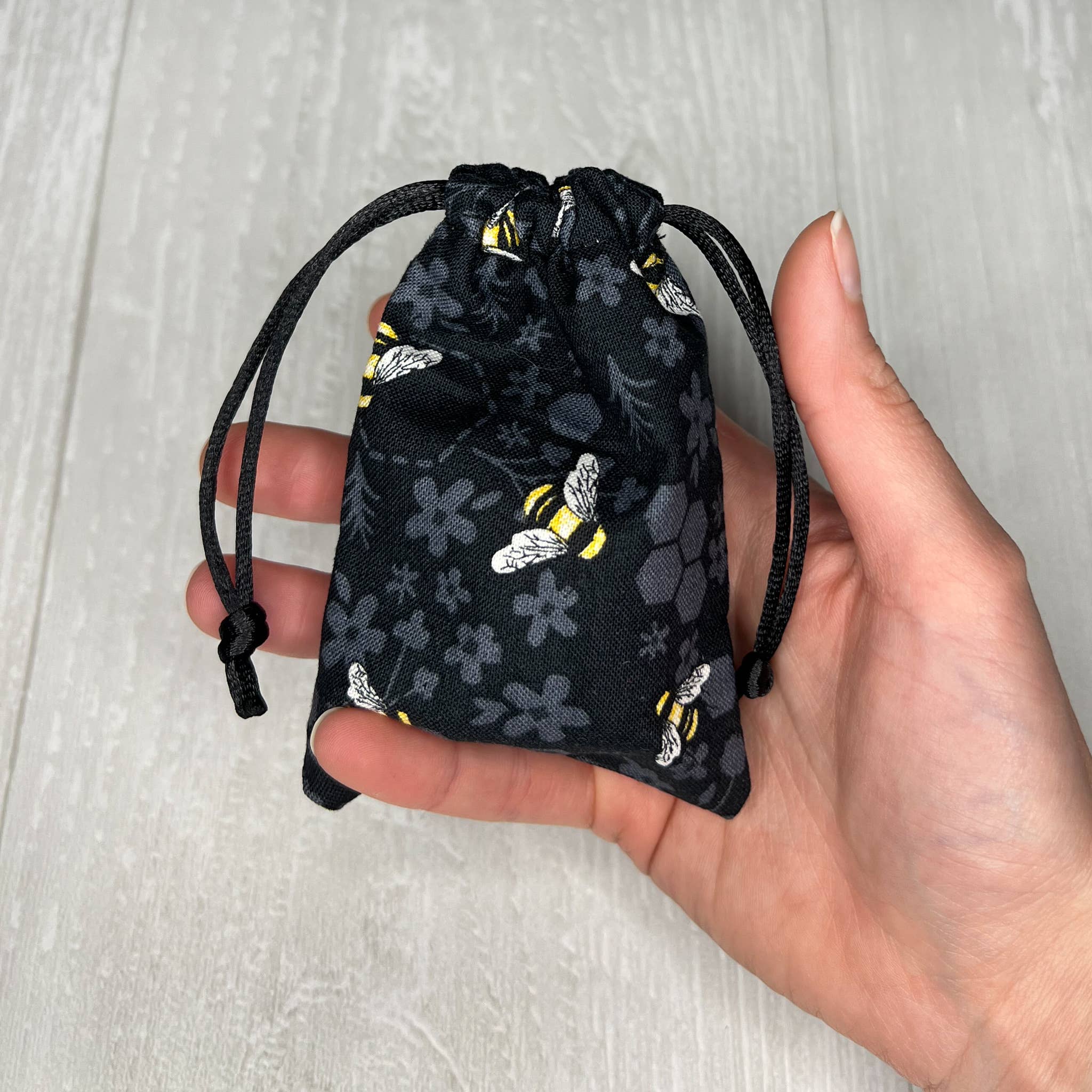 Threads of Tarot - Wholesale Tarot Cards - Tiny Universal-Waite Tarot Deck & Tiny Bee Bag Set7