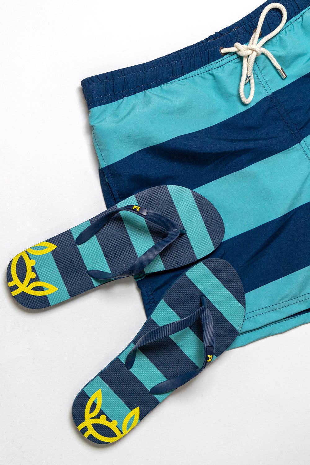 Custi Mikelo: Men's Clothing & Christmas Gifts – Calções de banho - Homem por atacado – Maiô Listrado Azul com Faixas Largas6