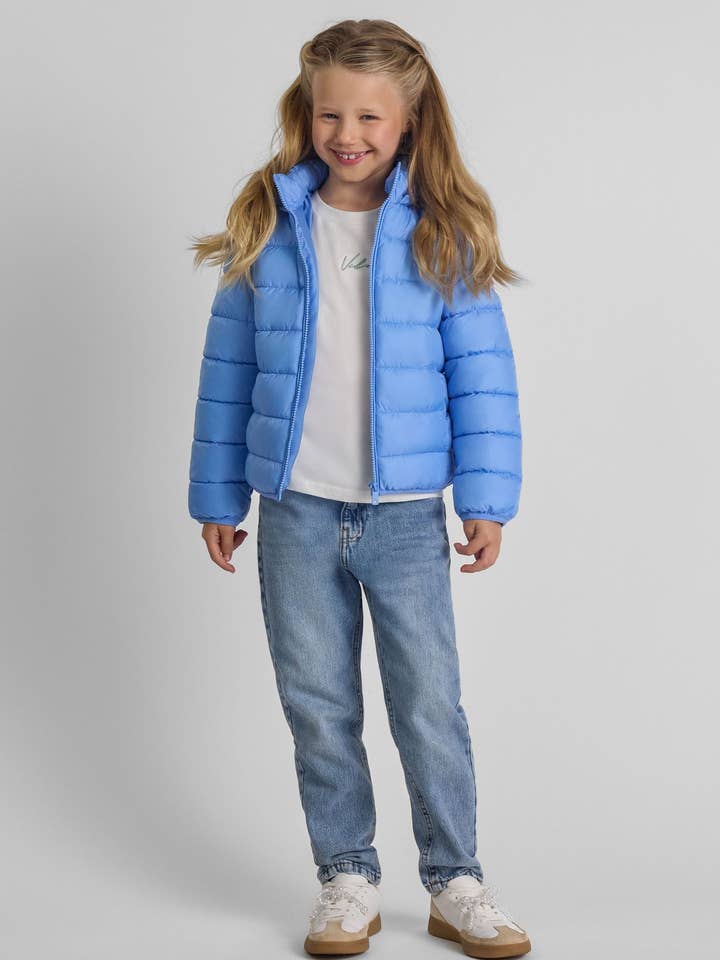 Giacca trapuntata per ragazze con cappuccio staccabile blu 2-14 anni per la vendita all'ingrosso da parte di Minoti sp. z o.o.