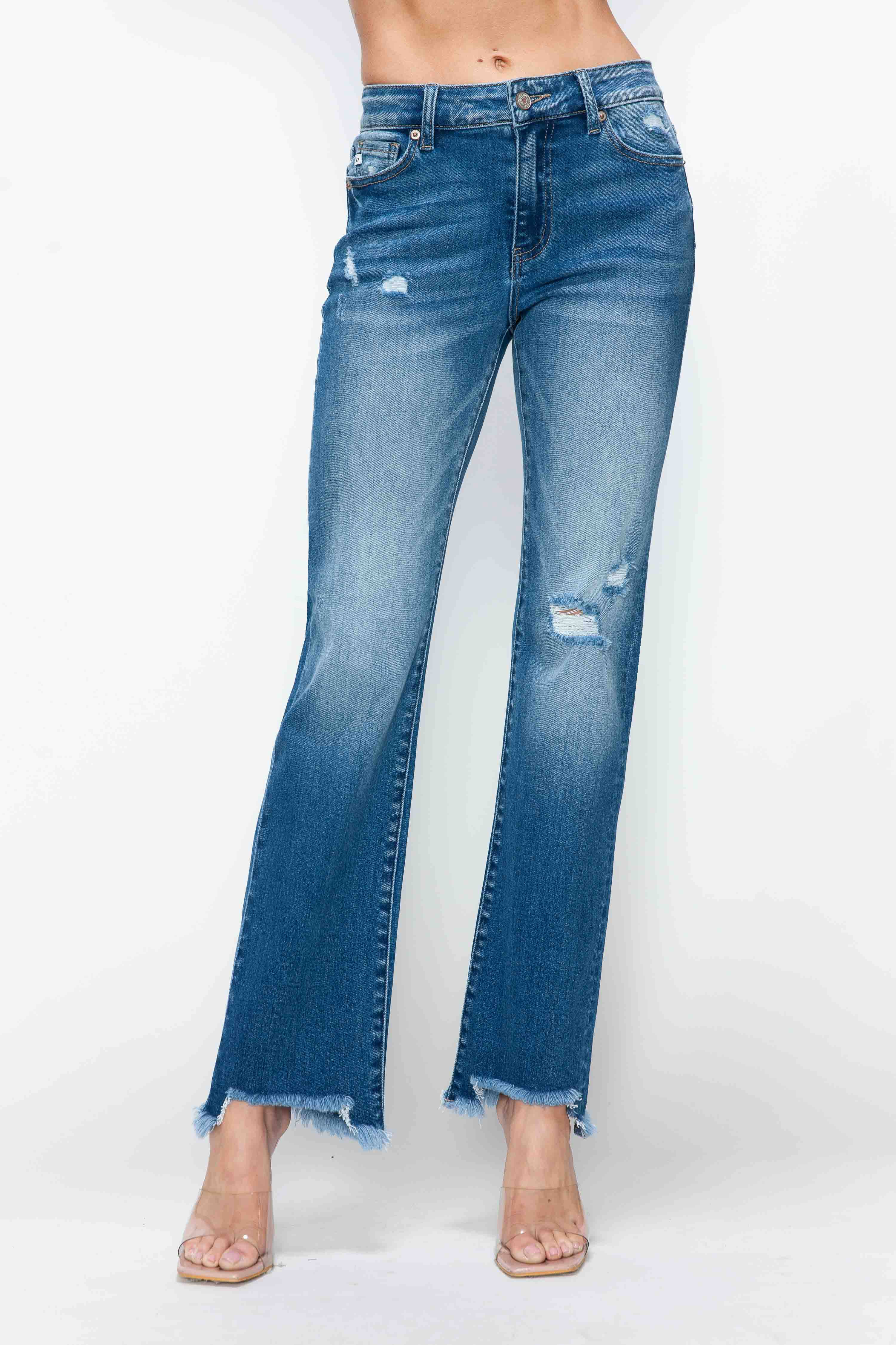 Azul médio JEANS DE PERNA DIREITA RELAXADA DE CINTURA MÉDIA #BT5001 para venda a revendedores na Faire4