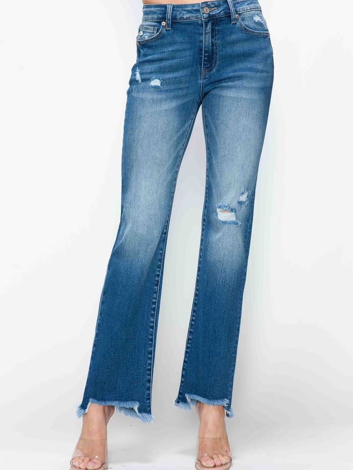 Azul médio JEANS DE PERNA DIREITA RELAXADA DE CINTURA MÉDIA #BT5001 para venda a revendedores na Faire4