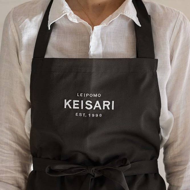 Forma Design - Vendita all'ingrosso Grembiuli - Grembiuli Ricamati su Misura4