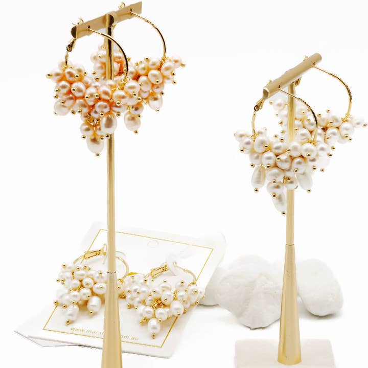 Perle, Barock, vergoldete Cluster-Creolen für den Großhandel von Mara Blak - Hidden Gems