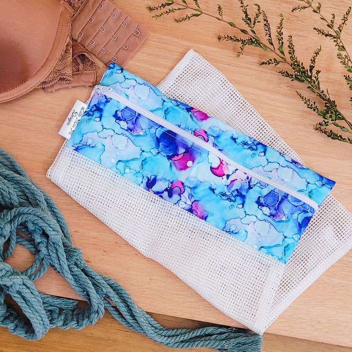 Sac de lavage / Océan Bleu pour la vente par Little Miss M Designs