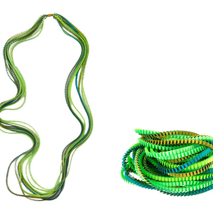 Collier Essilp 303 pour la vente par Alexandra Tsoukala