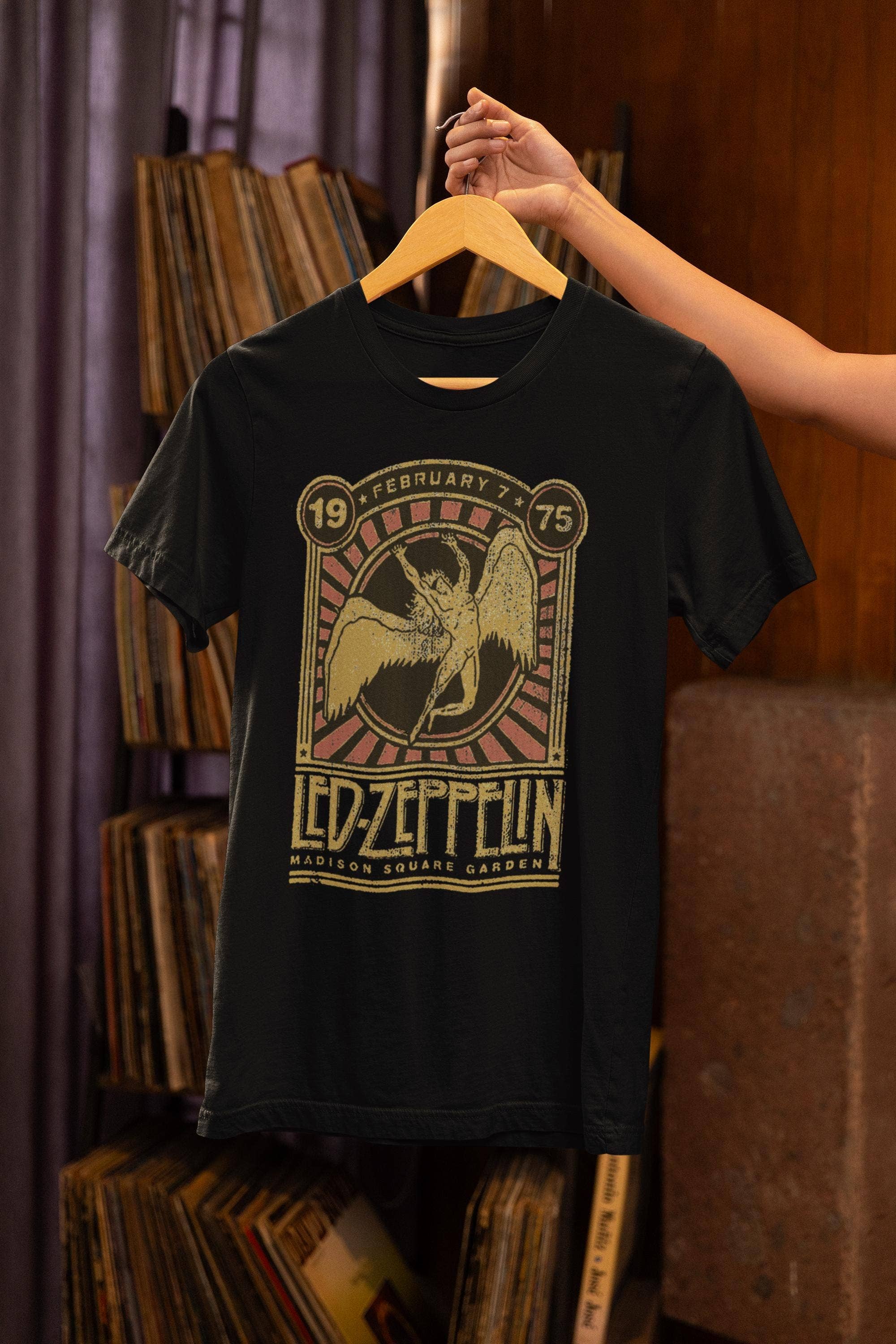 TheKingShirt - Wholesale Graphic Sweatshirt - Women's - Vintage Led Zeppelin Swan Song Concert Tee with Metallic Ink1