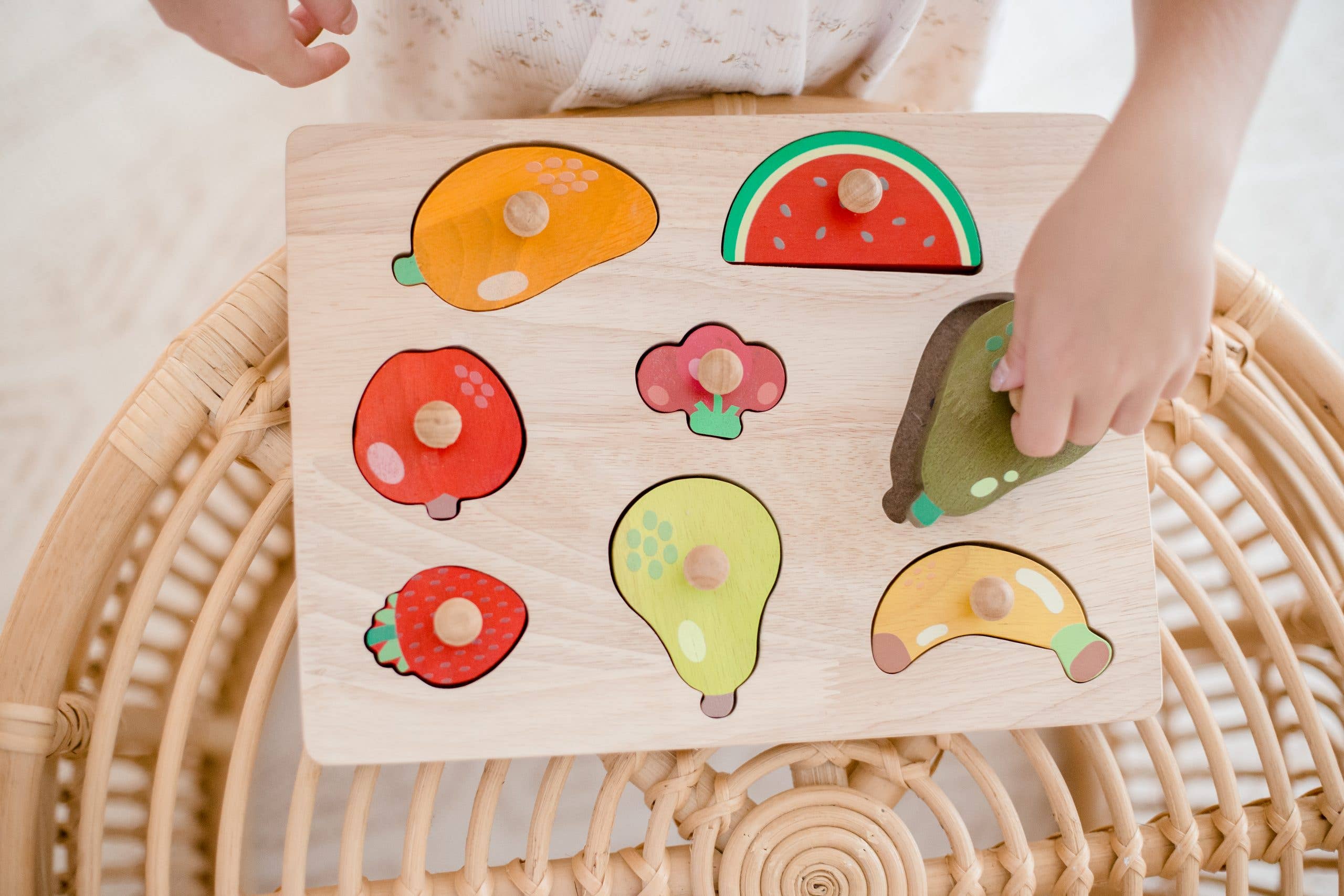 Q Toys - Wholesale Puzzle – Child - Fruit Knob Puzzle1