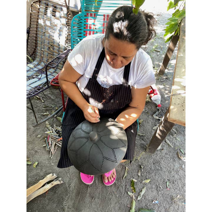 Authentic Origin Colombia - Vendita all'ingrosso Pentole - Pentola in terracotta La Chamba per cucinare con coperchio Donabe in terracotta 3 litri4