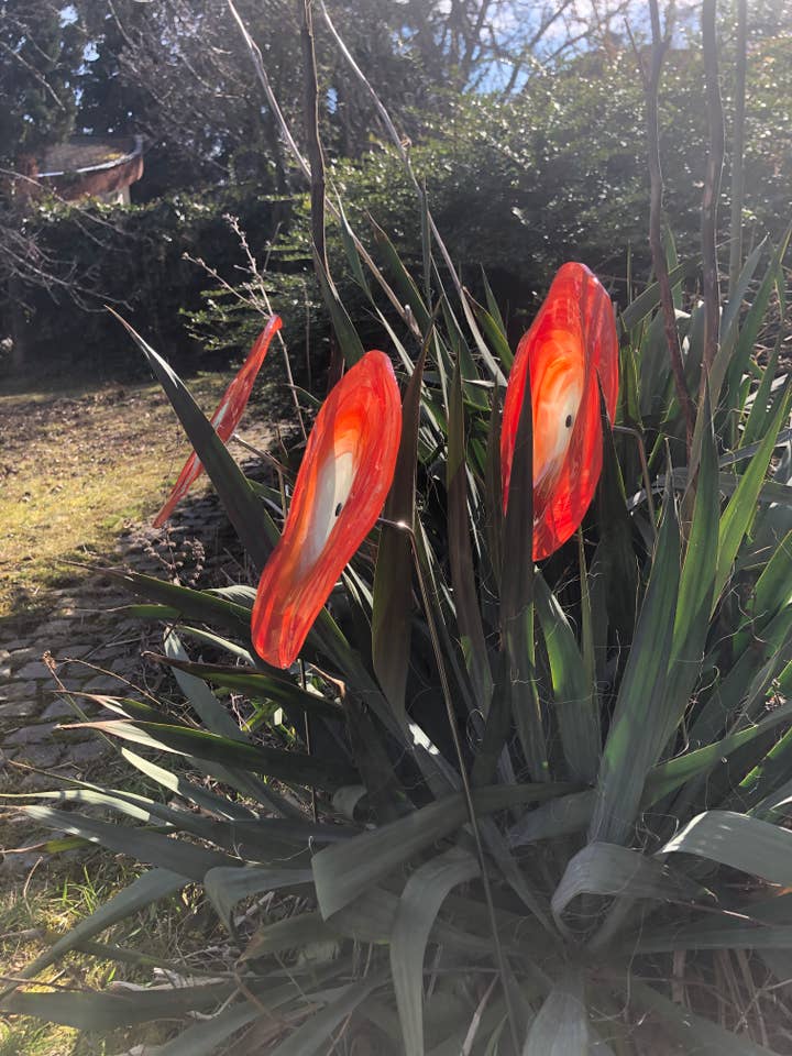 Rote & Weiße Wirbelnde Glasblume (18 cm) für den Großhandel von CARNEOL GLASS