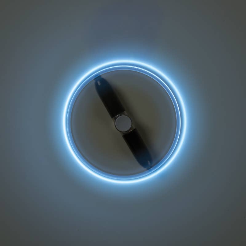 Geddes - Vente Stylos - Stylo Spinning Pen Light Up 12/baignoire3