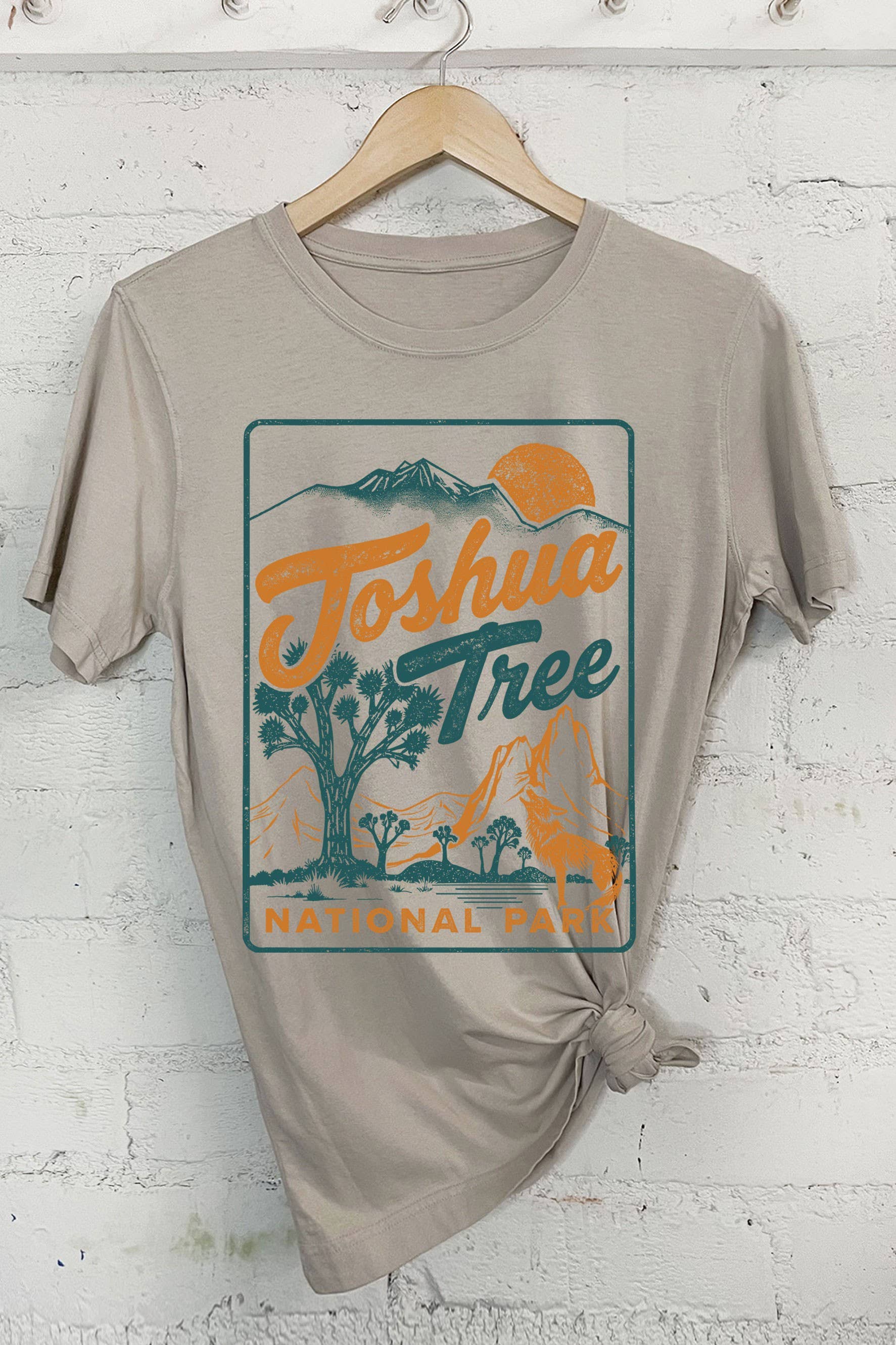 Rustee Clothing - Venta al por mayor Camiseta serigrafiada - Mujer - CAMISETAS GRÁFICAS DE COYOTE DE JOSHUA TREE6