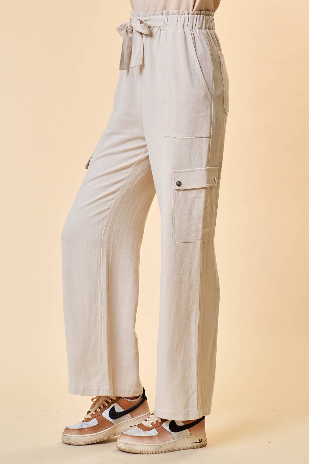 Doe and Rae - Wholesale Broek - Dames - BROEK MET STRIKSLUITING EN CARGOZAKKEN - 8740P4