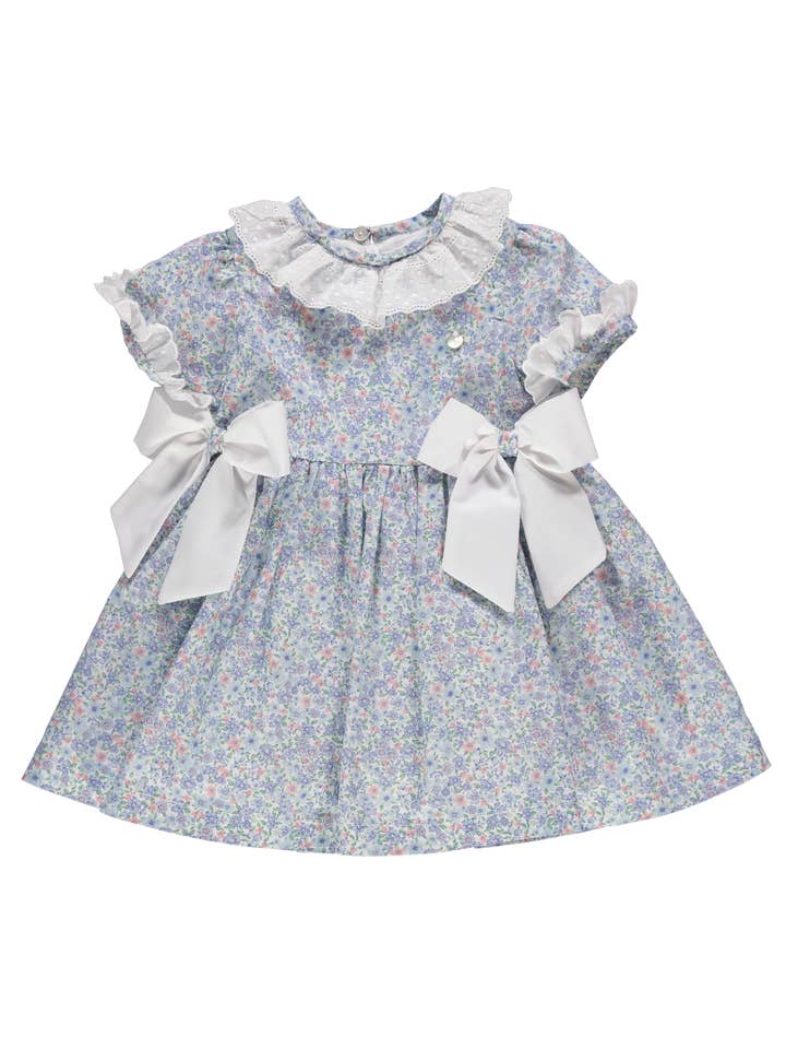 Robe bleue à fleurs avec dentelle et nœuds pour la vente par Piccola Speranza
