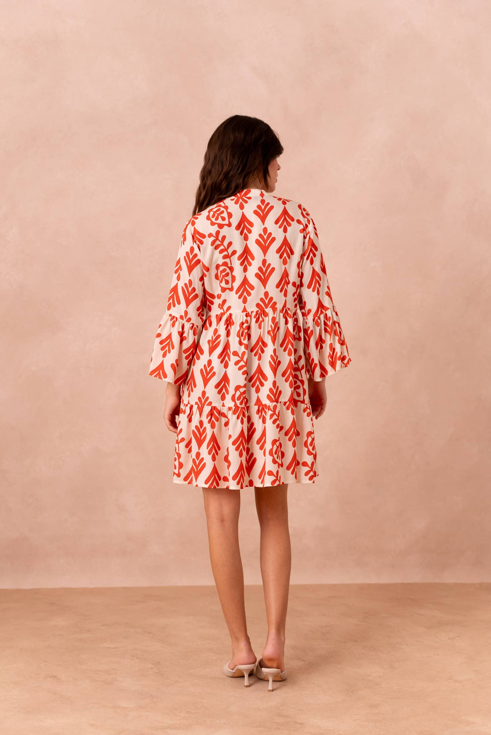 Attentif Paris - Wholesale Dress - Women's - V-neck printed short dress with long sleeves4