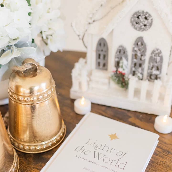 Selah Publications - Wholesale Religion - Light of the World: A 25-Day Advent Devotional14