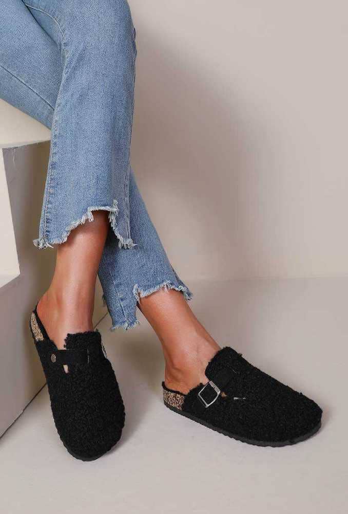 Joia Paris - Wholesale Mules - Women's - Flat moumouted mule with fur and buckle 87XQ3