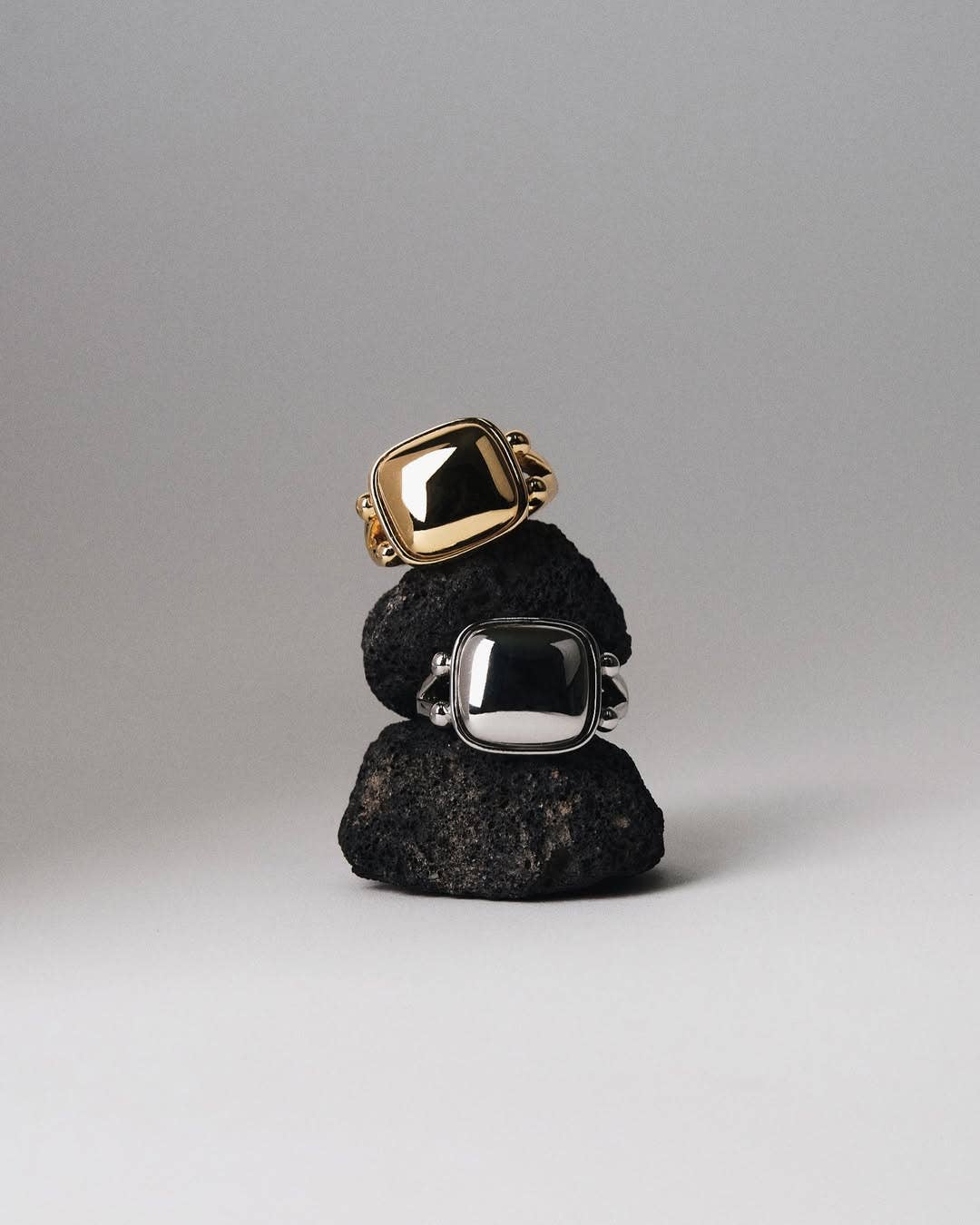 Sessori - Vente Bague de cocktail/de cérémonie - [Bague Carrée Sculptée en Or Cara 18K]0