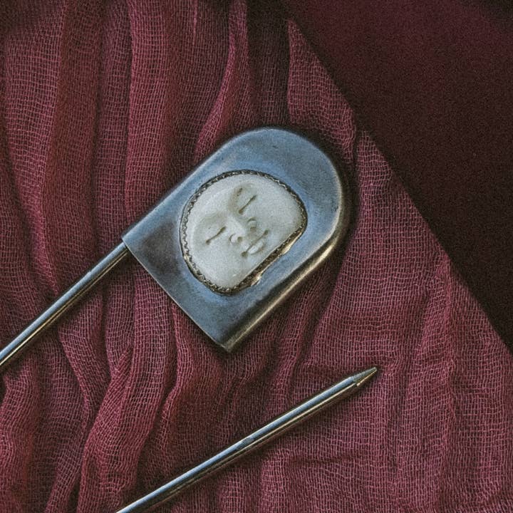 Western Dawn Art – Engroshandel Broche – Moon Face Jumbo sikkerhedsnål