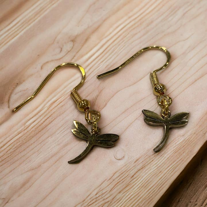 Boucles d'oreilles libellule pour la vente par Mumu Beads