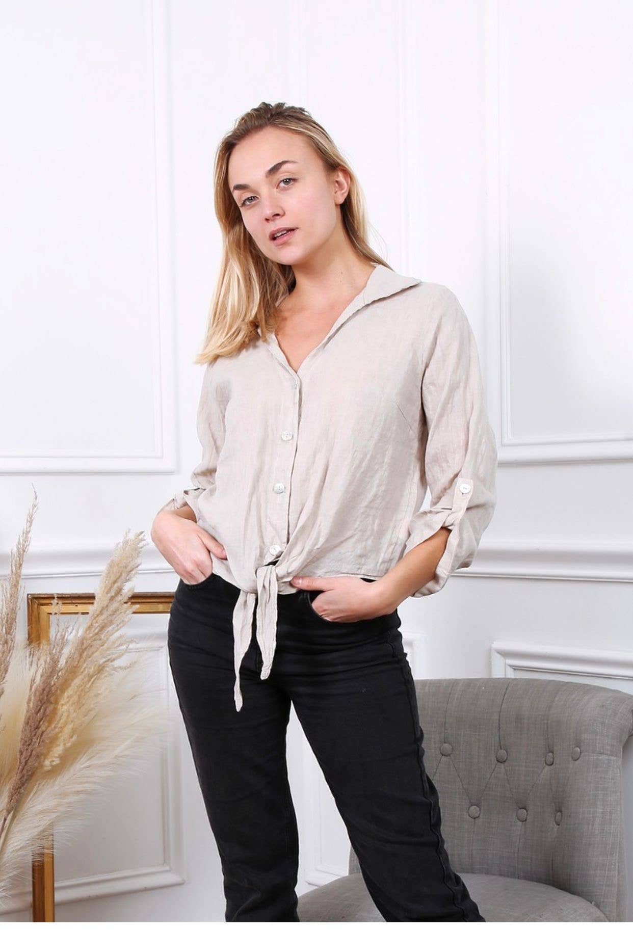 LÉA & LUC - Venta al por mayor Camisa con botones - Mujer - Camisas anudadas a la cintura en 100% lino REF. 22020