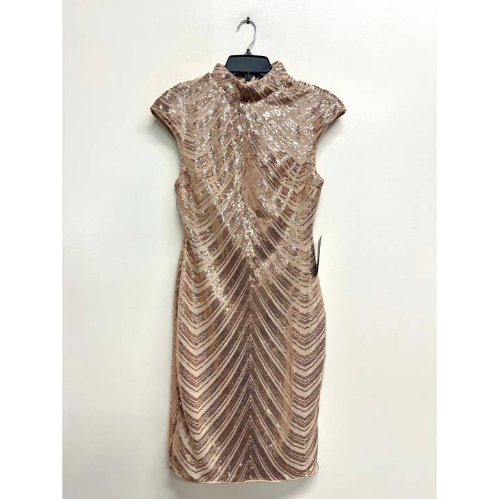 D14155 PALJETTKLÄNNING MED DRAGKEDJA BAK för wholesale av Uptown Apparel