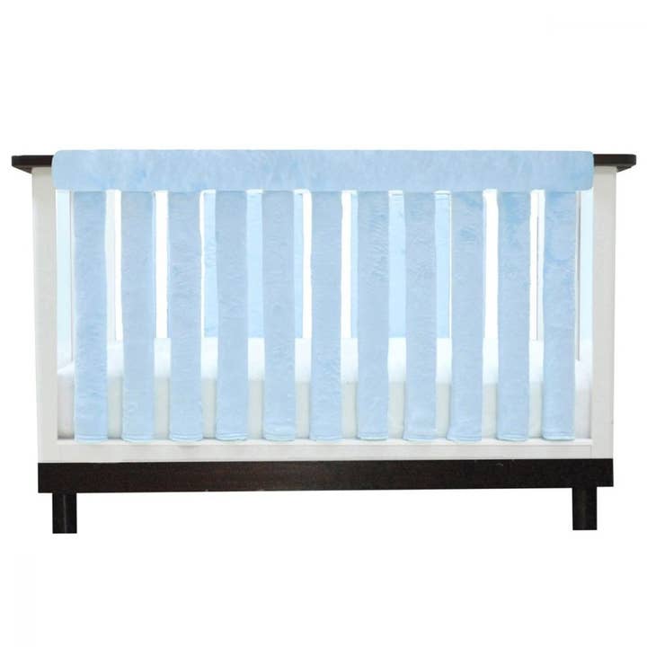 Bijtbeschermers in luxe Minky Blue voor wholesale door Go Mama Go Designs